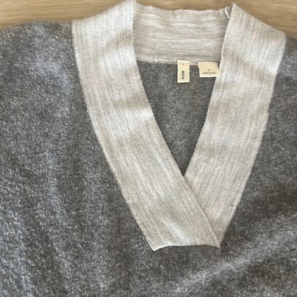 Anthropologie Moth Oatmeal Gray Colorblock Wool Alpaca Vneck Sweater Size Small - Picture 7 of 9